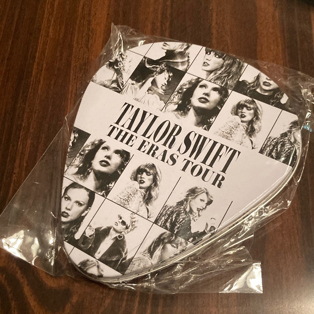 FINAL DROP🚨NWT Taylor Swift The Eras Tour Guitar Pick Collector Coaster Set